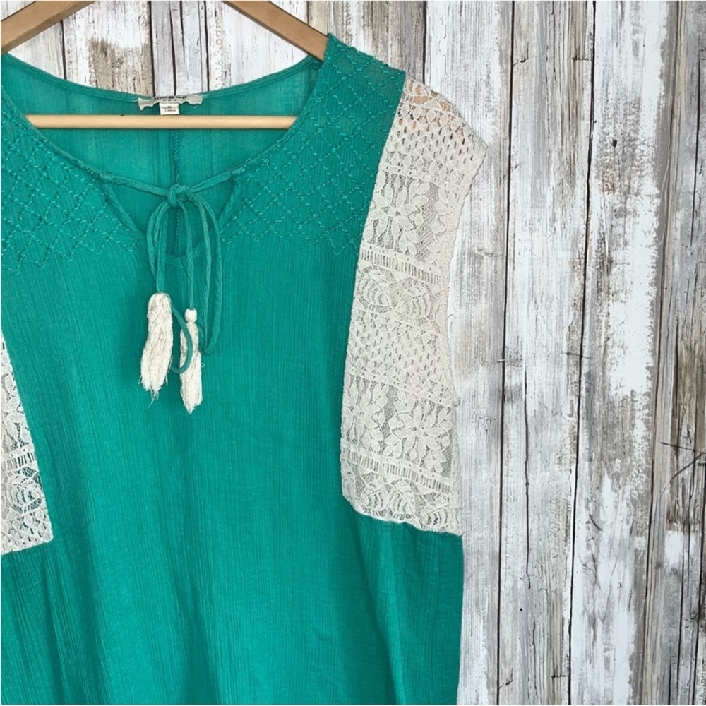 Umgee Green & Lace Sleeveless Tunic - Picture 3 of 6